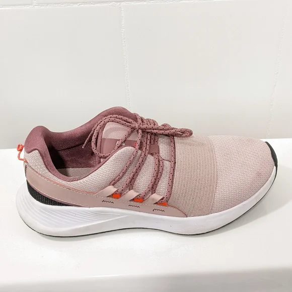 Under armour charged breathe bliss sneakers. - Picture 2 of 16
